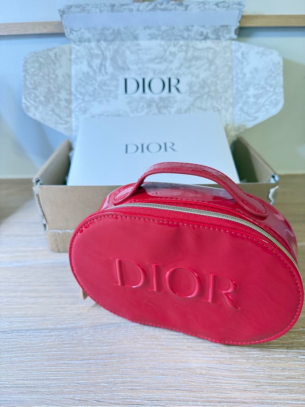 Dior Red Patent Logo Top-Handle Makeup Bag - Picture 9 of 13